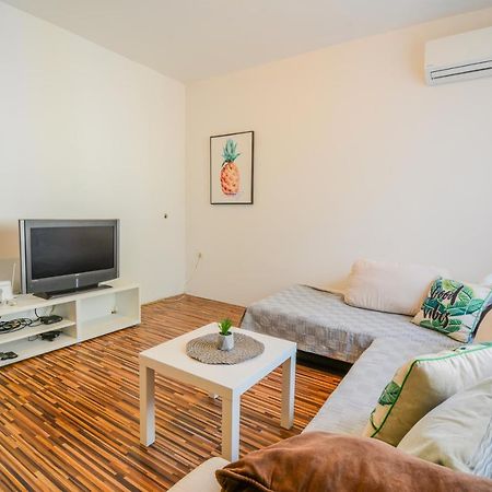 Apartment Guest House Leo Zadar Exterior photo