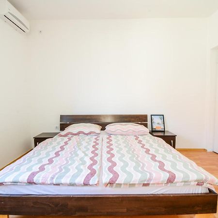 Apartment Guest House Leo Zadar Exterior photo